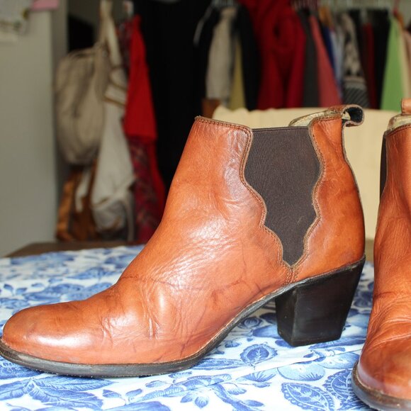 Frye Western Booties Size 9.5 Women's Leather British Tan Stacked Heel EUC Cute! - Picture 9 of 16